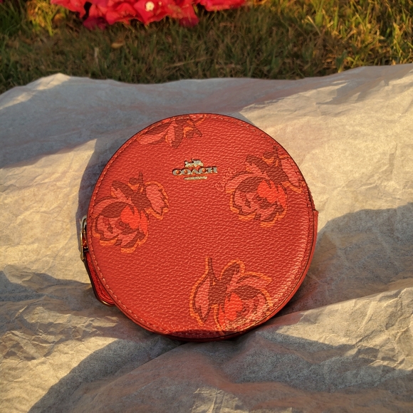 Coach floral round coin purse case gold hardware. - Picture 4 of 5
